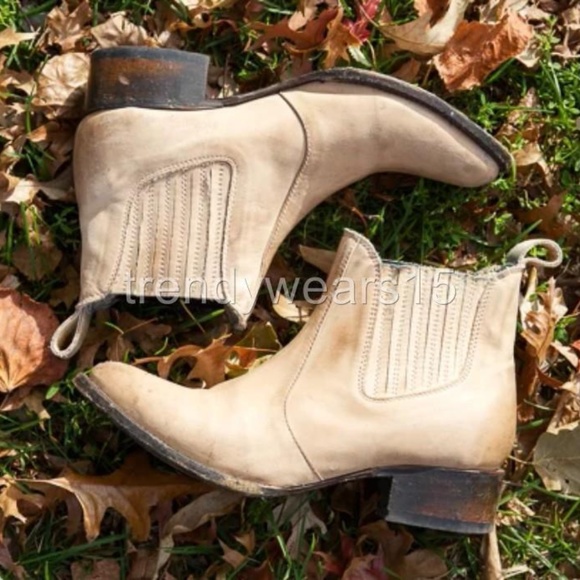 Freebird by Steven Shoes - NWB! SZ 11 FREEBIRD BY STEVEN LASSO NATURAL BOOTS